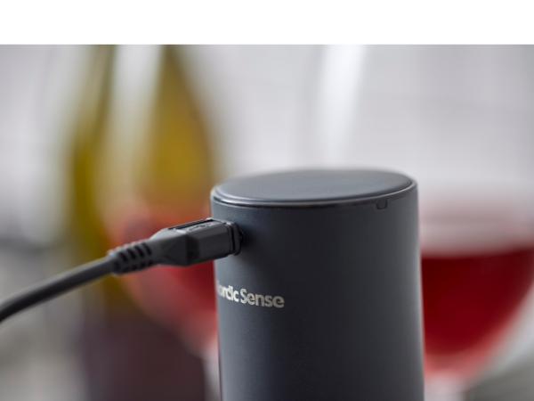 Nordic Sense Vinåbner batteridrevet i mat sort